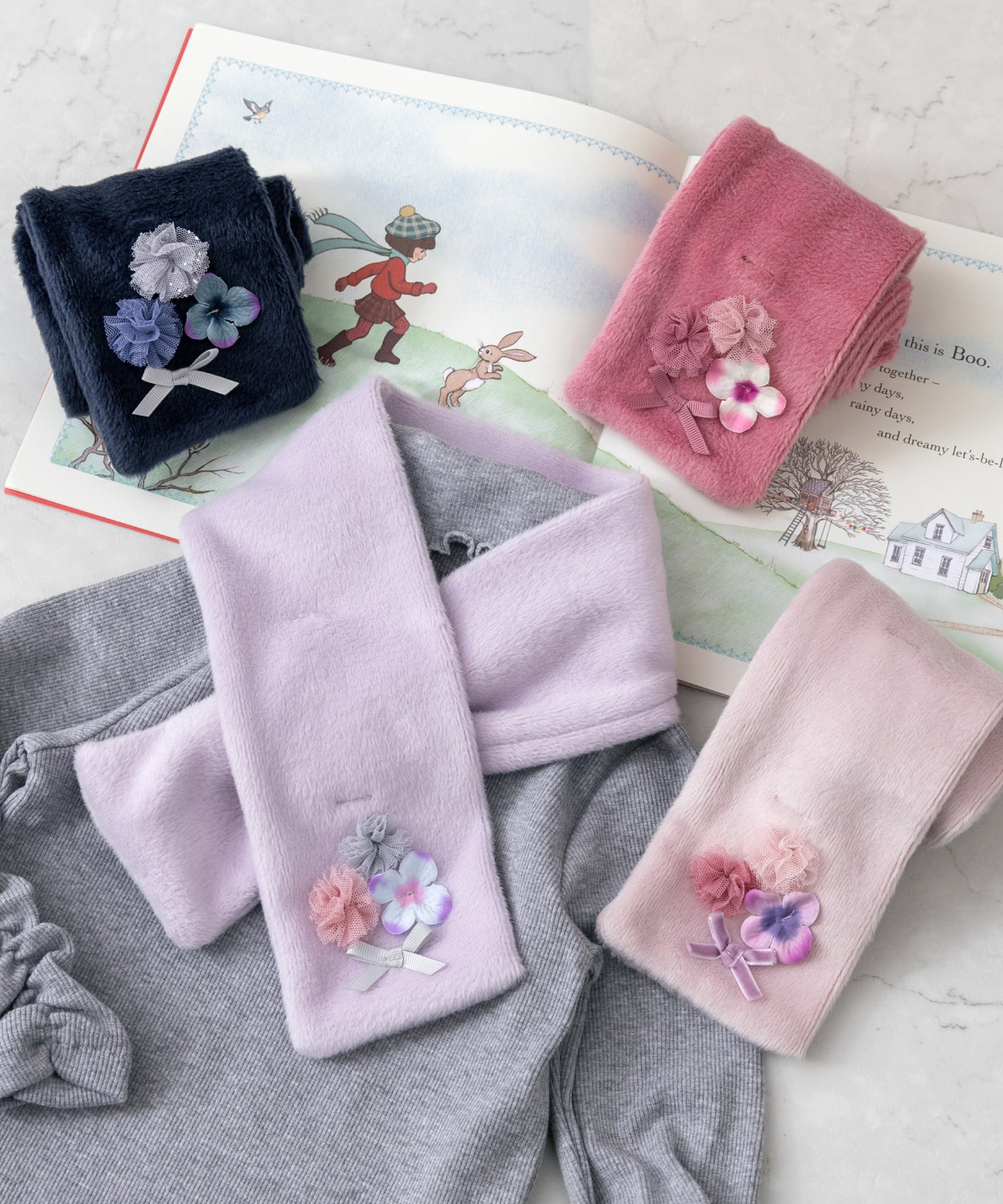 お花とリボンのもこもこマフラー