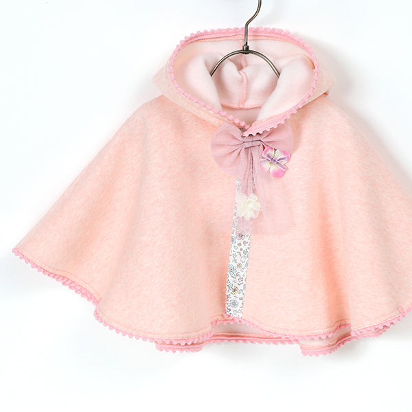 ふんわりリボンのポンポンマント – パンパンチュチュ公式オンラインストア